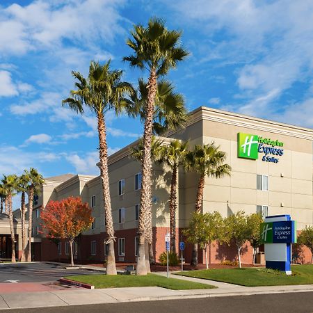 Holiday Inn Express Hotel & Suites Vacaville By Ihg Esterno foto