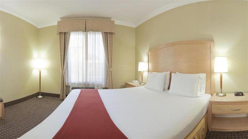 Holiday Inn Express Hotel & Suites Vacaville By Ihg Esterno foto