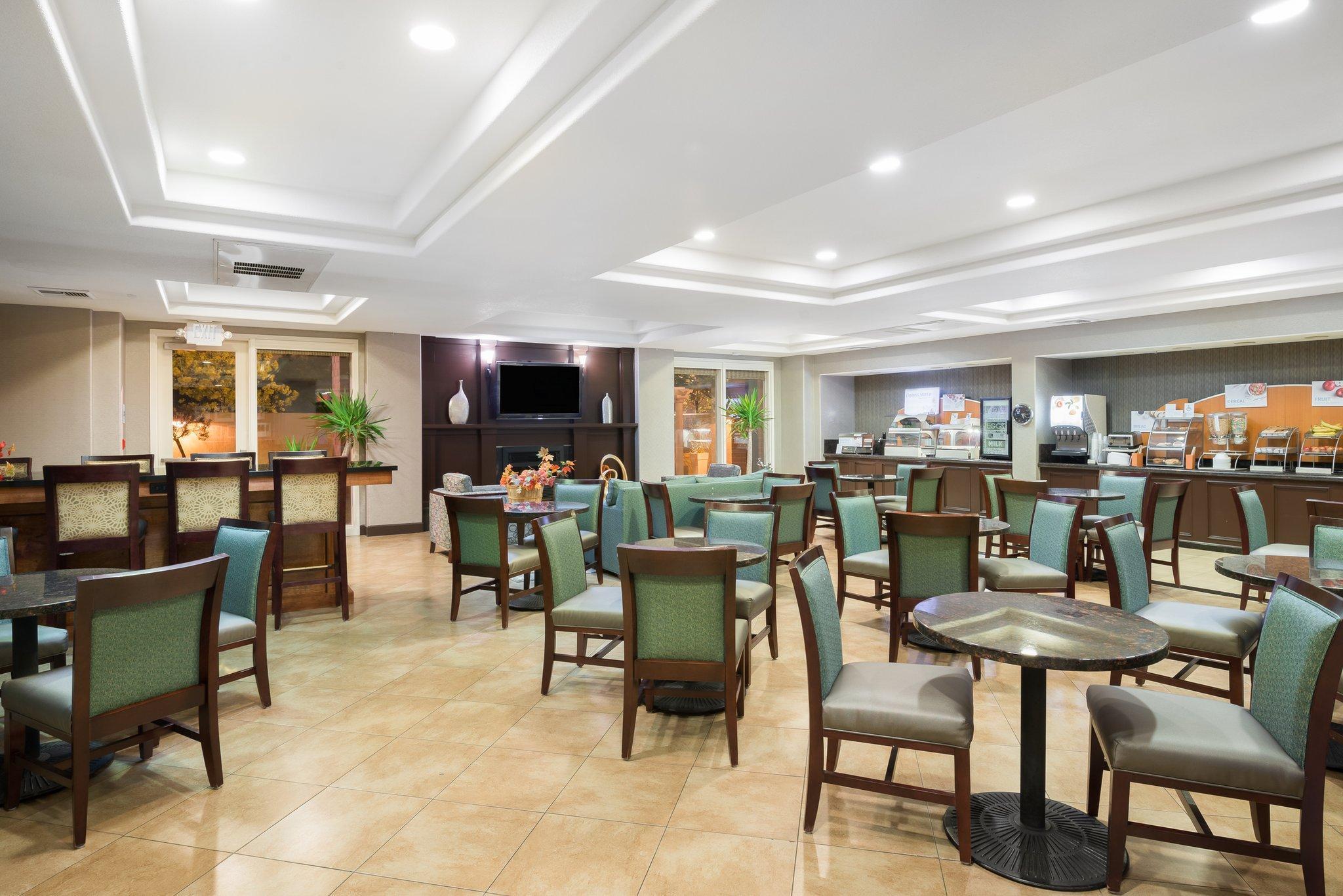 Holiday Inn Express Hotel & Suites Vacaville By Ihg Esterno foto