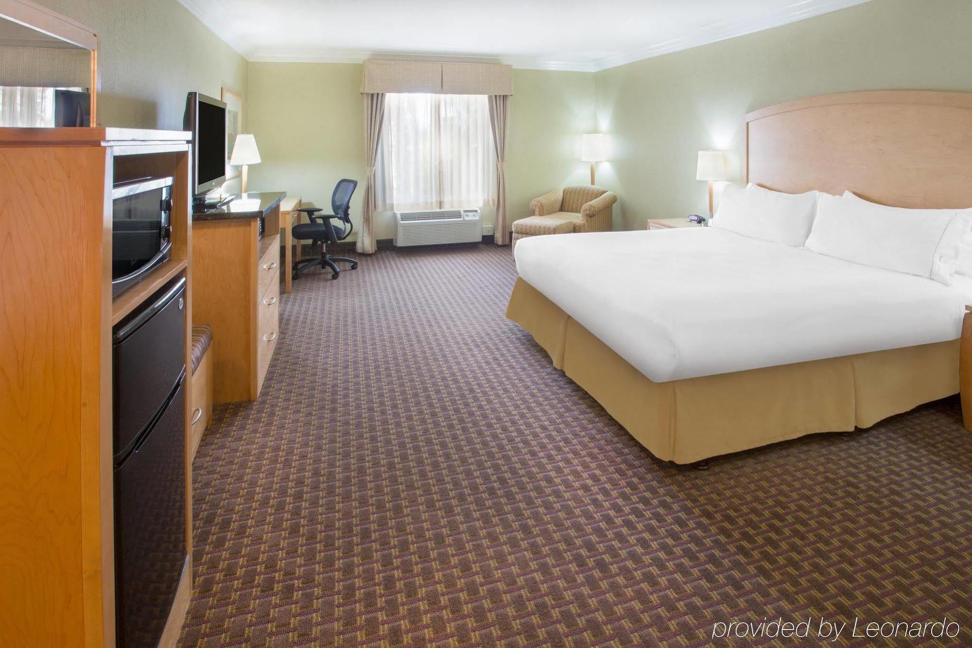 Holiday Inn Express Hotel & Suites Vacaville By Ihg Esterno foto